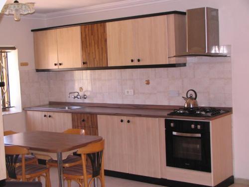 Santa Maria Villa Apt (a)