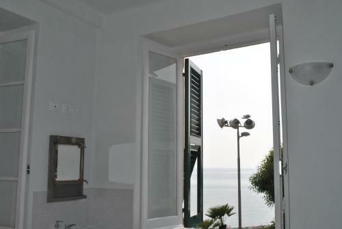 Al Piccolo Scoglio - Room & Breakfast