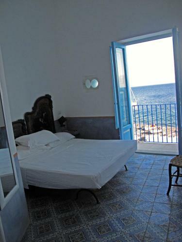 Hostal Pensione La Sirena