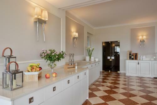 Hotel Madrigale - The Panoramic Resort