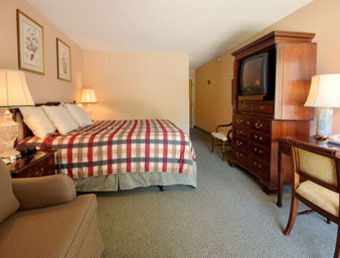 Howard Johnson Plaza Hotel