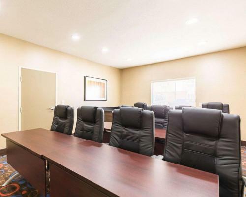 Hotel Comfort Inn East