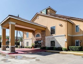 Hotel Quality Inn & Suites