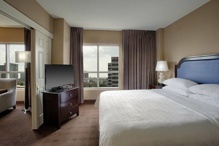 Sheraton Suites Near The Galleria Hotel