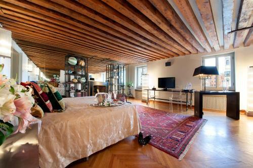 Hostal Palazzetto Pisani Grand Canal