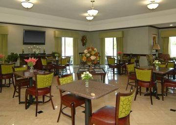 Hotel Comfort Suites