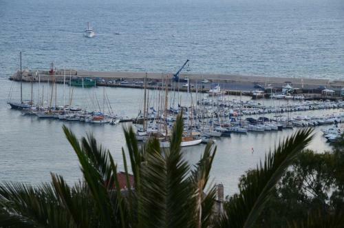 Hostal B&B Porta Di Mare
