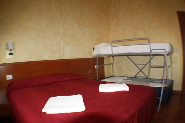 Hostal Lam Guest House