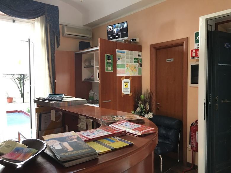 Hostal Lam Guest House