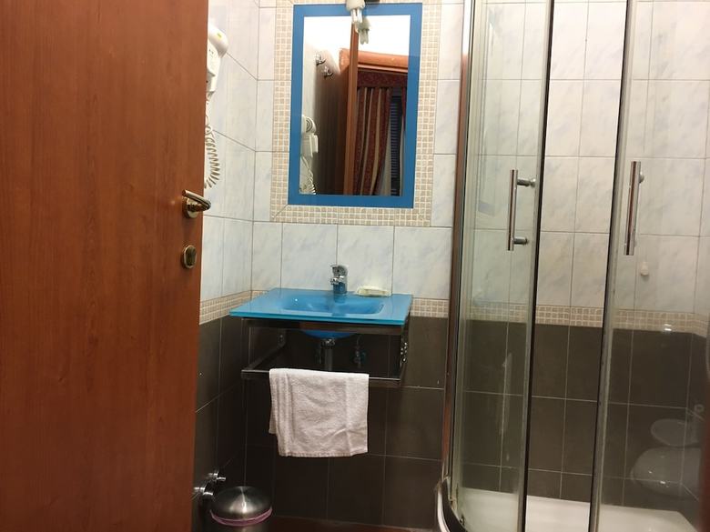 Hostal Lam Guest House