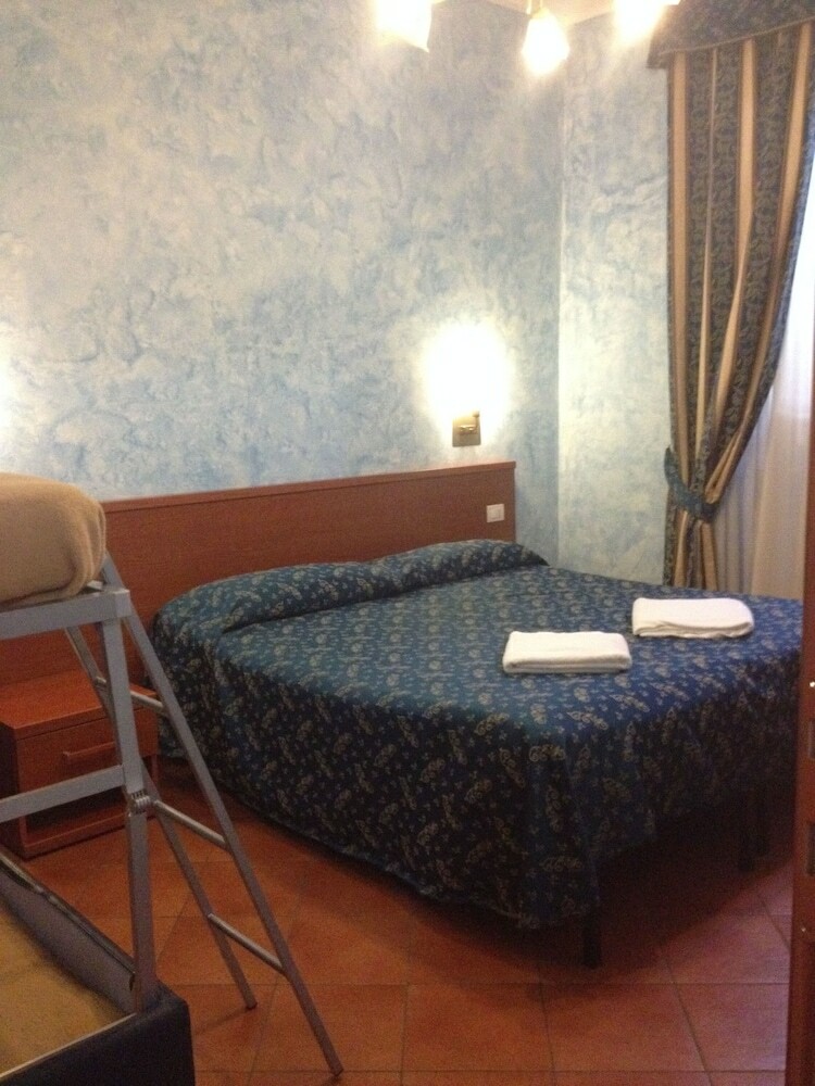 Hostal Lam Guest House