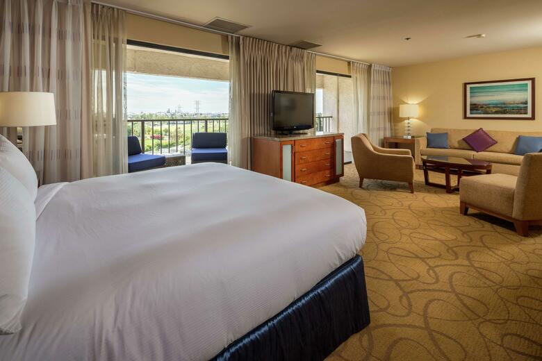 Doubletree Hotel Carson Civic Plaza