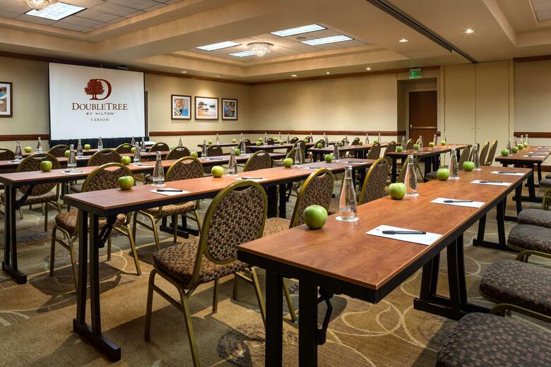 Doubletree Hotel Carson Civic Plaza