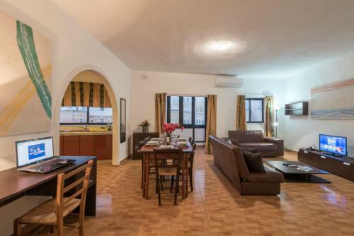 Fleur Apartment