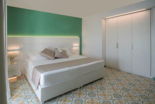 Lloyd's Baia Hotel