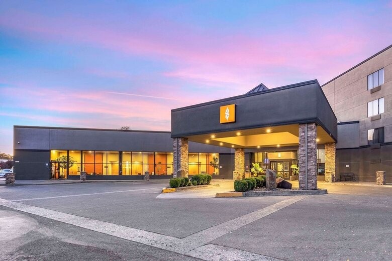 Red Lion Hotel