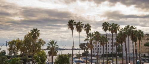 B&B Napul'�