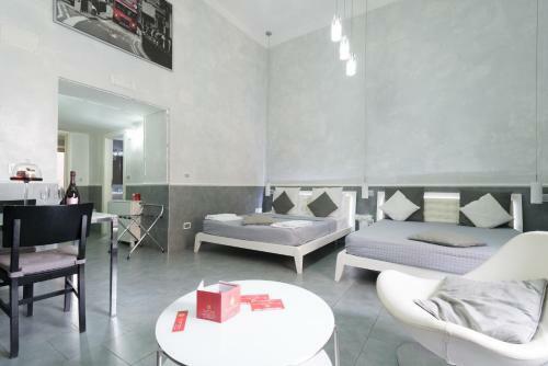 Suite Apartments Angioini