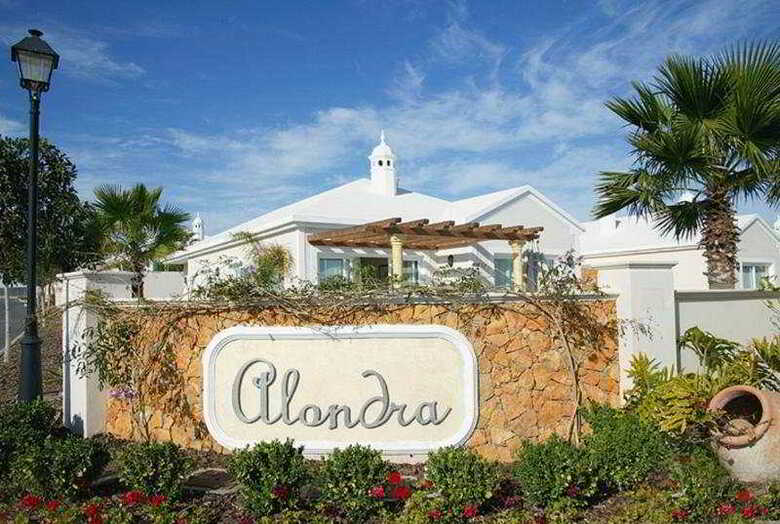 Alondra Villas Y Suites