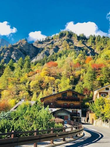 Hotel Chalet Joli