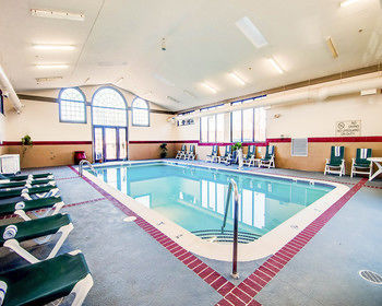 Hotel *hawthorn Suites*