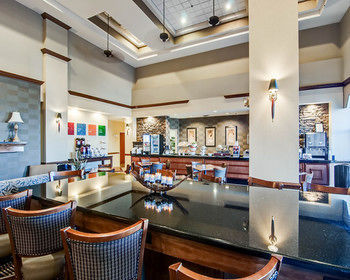 Hotel *hawthorn Suites*
