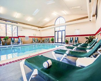 Hotel *hawthorn Suites*