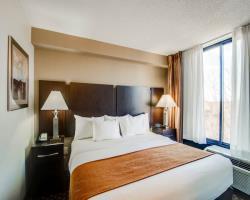 Hotel *hawthorn Suites*