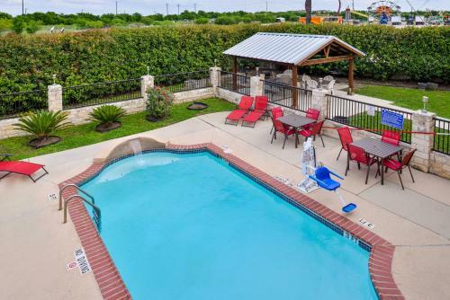 Hotel Americas Best Value Inn Buda