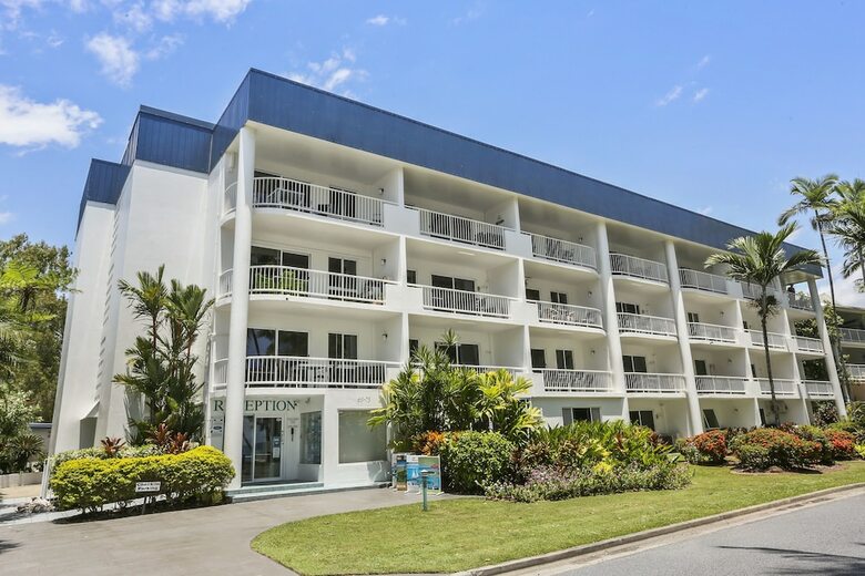 Hotel Agincourt Beachfront Apartments