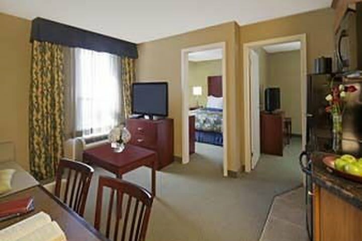 Hotel Travelodge Oshawa