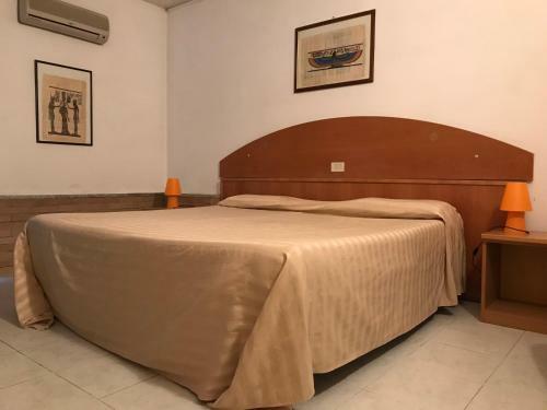 Hotel Ascot Lodging