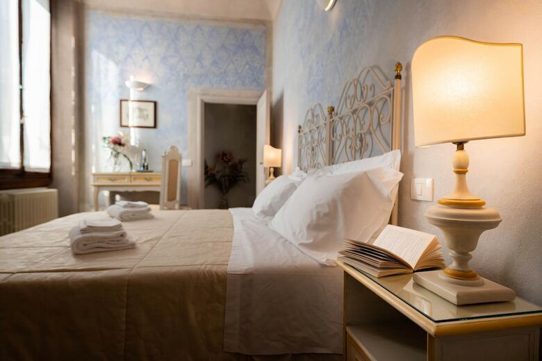 Hostal Novella House