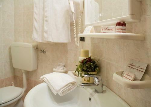 Hotel Tritone