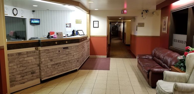 Hotel Redwood Motor Inn