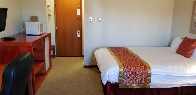 Hotel Redwood Motor Inn
