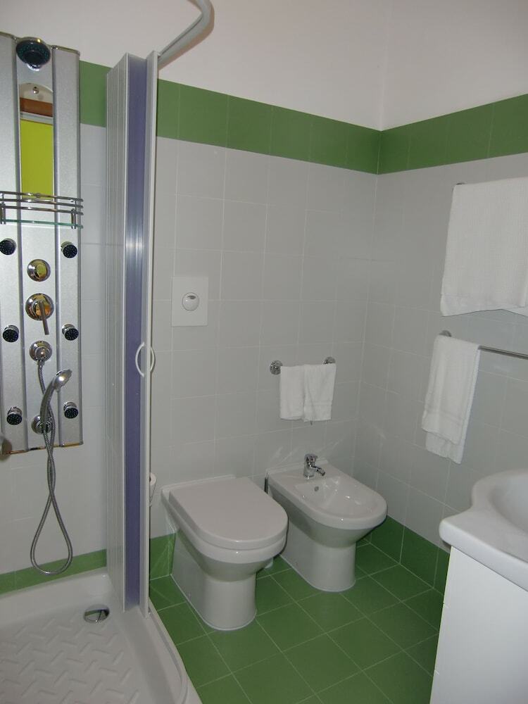 Hostal Reale House Rooms