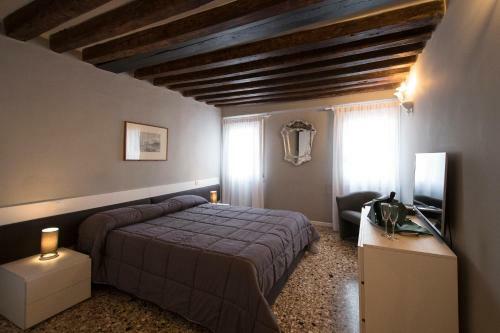 Charming Venice Apartments