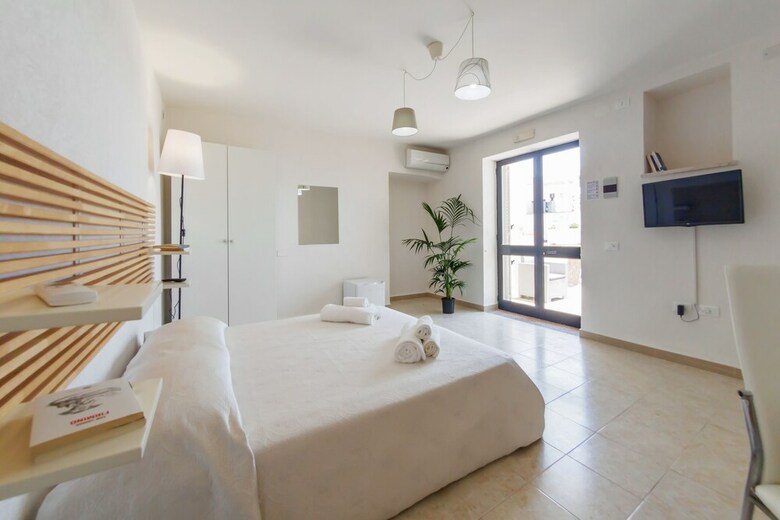 Lamanna's Hotel