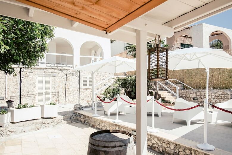 Lamanna's Hotel