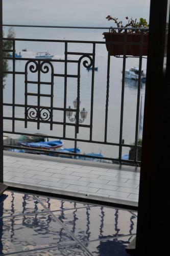 Hostal Bed& Breakfast Maredomus
