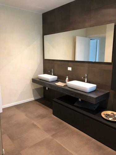 Hostal Arooms Apartments