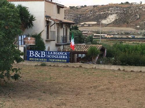 Bed & Breakfast La Bianca Scogliera