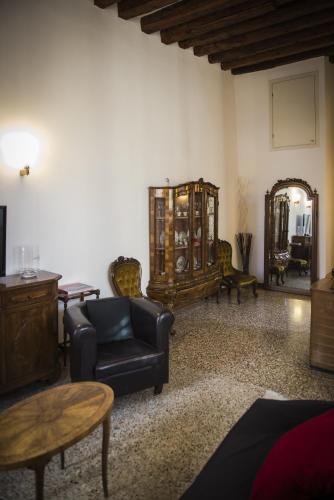 C� Dorin San Polo Apartments