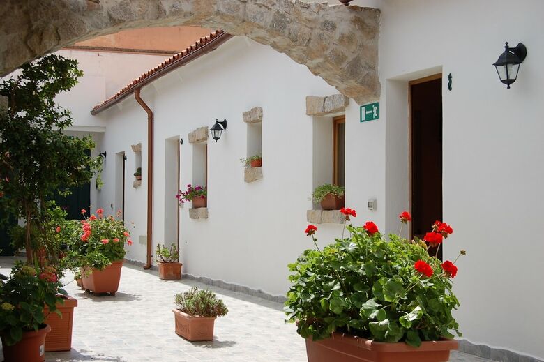 Hostal Olbia Domus Inn