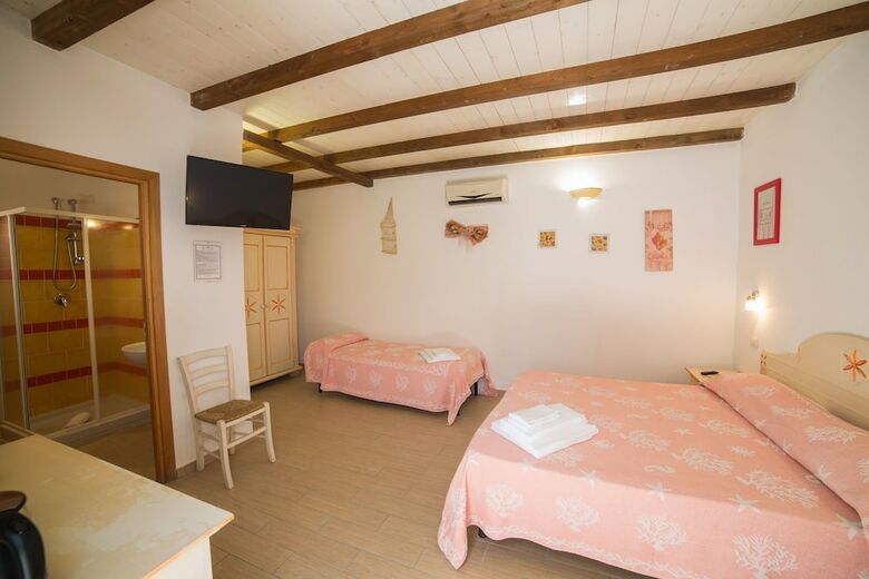 Hostal Olbia Domus Inn