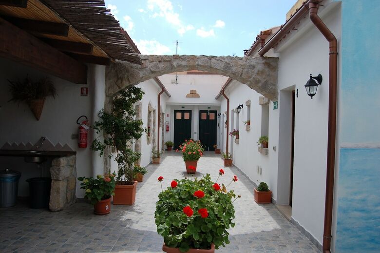 Hostal Olbia Domus Inn