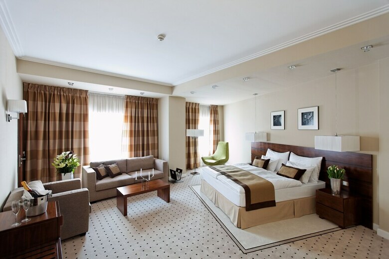 Hotel Capital Plaza