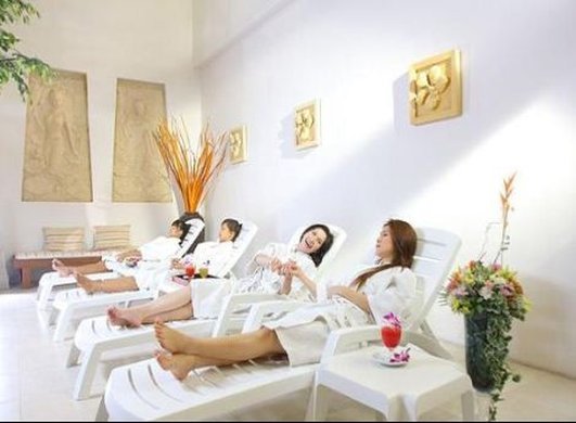 Hotel Bangkok Natural Spa & Resort