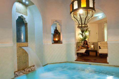 Nora Club Hotel
